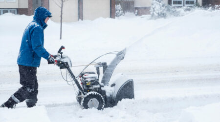 7 must-have features in a snowblower