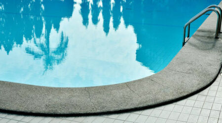 5 benefits of opting for a fiberglass pool